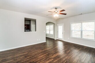 335 Hawthorn Dr in Dallas, GA - Building Photo - Building Photo