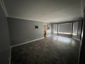 7125 W Caprock Cir in Las Vegas, NV - Foto de edificio - Building Photo