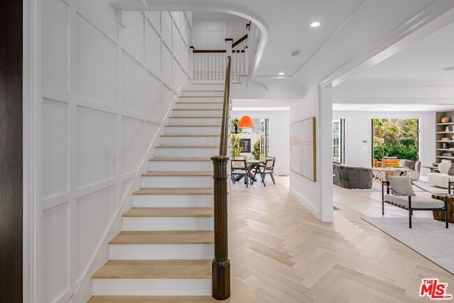 1600 N Ogden Dr in Los Angeles, CA - Building Photo - Building Photo