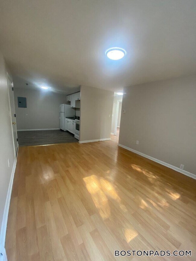 140 Willard St, Unit 9 in Lowell, MA - Building Photo - Building Photo