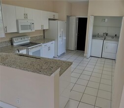 2313 Pasadena Way in Weston, FL - Building Photo - Building Photo