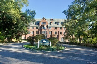 403 Chateau Rive, Unit 403 in Peekskill, NY - Building Photo