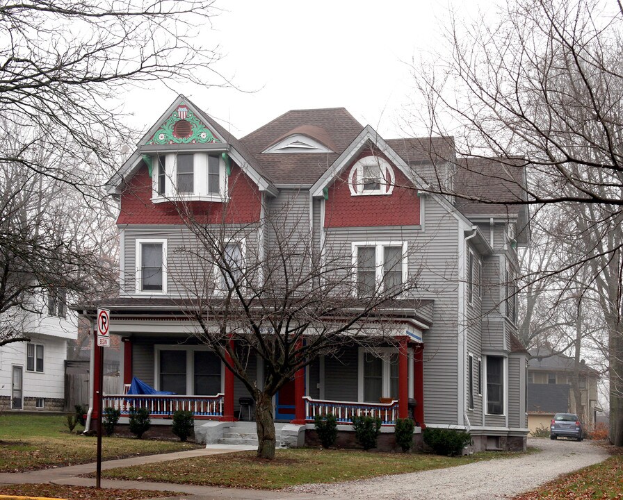 892 Woodruff Place Middle Dr in Indianapolis, IN - Foto de edificio