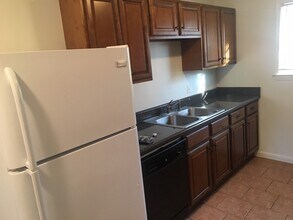 519 E Oak Ave in Jonesboro, AR - Building Photo - Building Photo