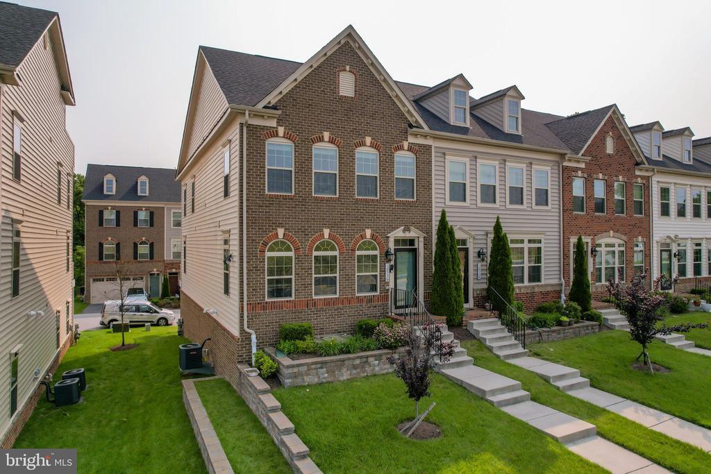 10536 My Girl Pl in Ellicott City, MD - Building Photo