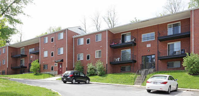 Seminole Court Apartments in Baltimore, MD - Building Photo - Building Photo