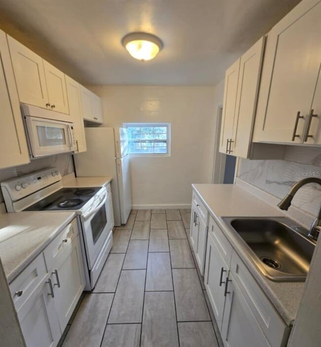 712 S Clyde Ave in Kissimmee, FL - Building Photo - Building Photo