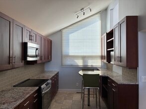 1040 Hatch St in Cincinnati, OH - Building Photo - Building Photo