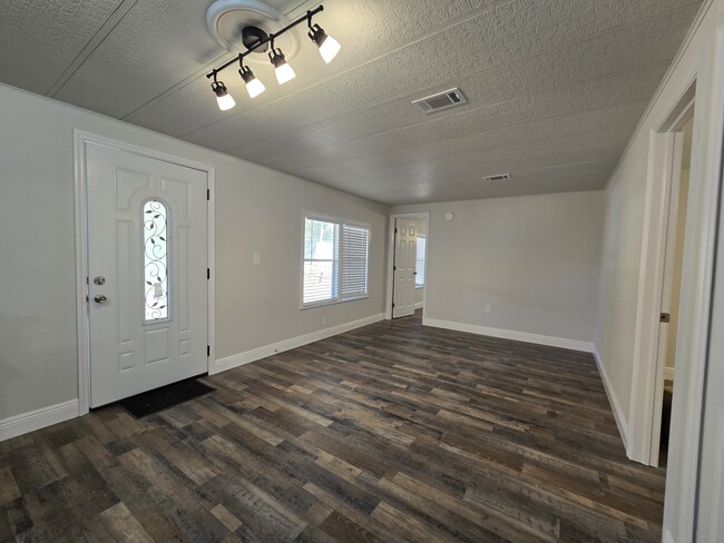 2875 Bay Ave in Kissimmee, FL - Building Photo - Building Photo