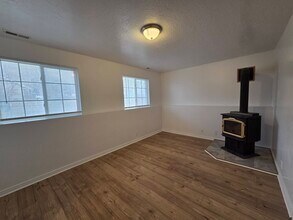 1122 Southwest Dr in Tooele, UT - Building Photo - Building Photo