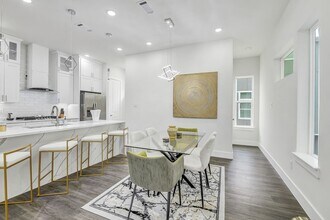 4013 St Augustine St in Houston, TX - Building Photo - Building Photo