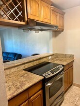 320 N Civic Dr in Walnut Creek, CA - Building Photo - Building Photo