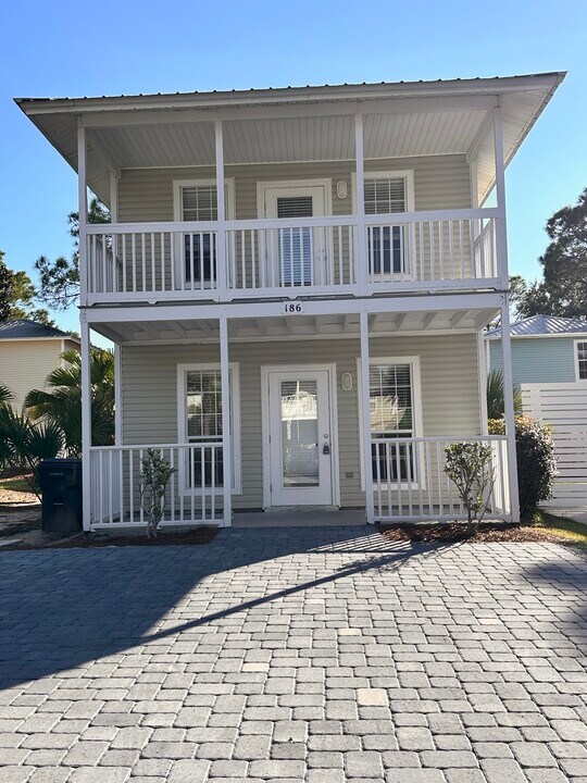 186 Redfish Cir in Santa Rosa Beach, FL - Building Photo