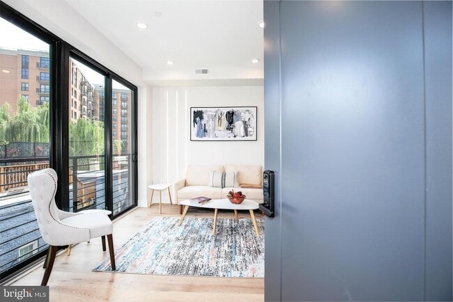 1133 5th St NW in Washington, DC - Building Photo - Building Photo