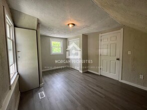 2208 Hendricks St, Unit 3 in Anderson, IN - Building Photo - Building Photo