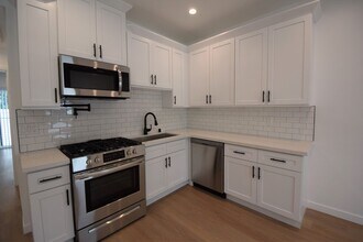 5915 Fair Ave, Unit 5911 in Los Angeles, CA - Building Photo - Building Photo