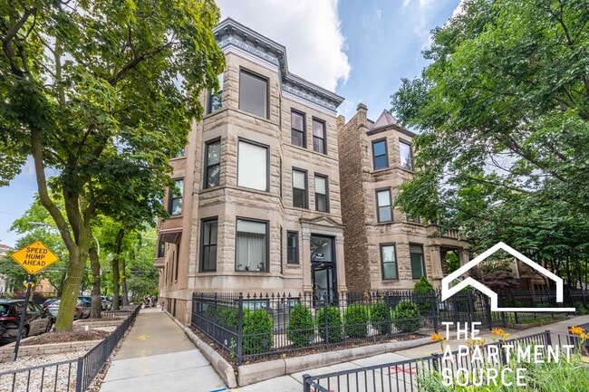 3611 N Greenview Ave, Unit 3