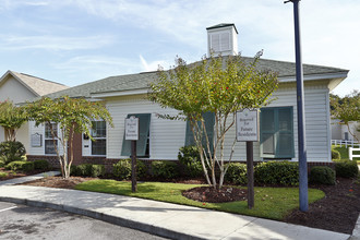 The Retreat at Garden Lake in Savannah, GA - Building Photo - Building Photo