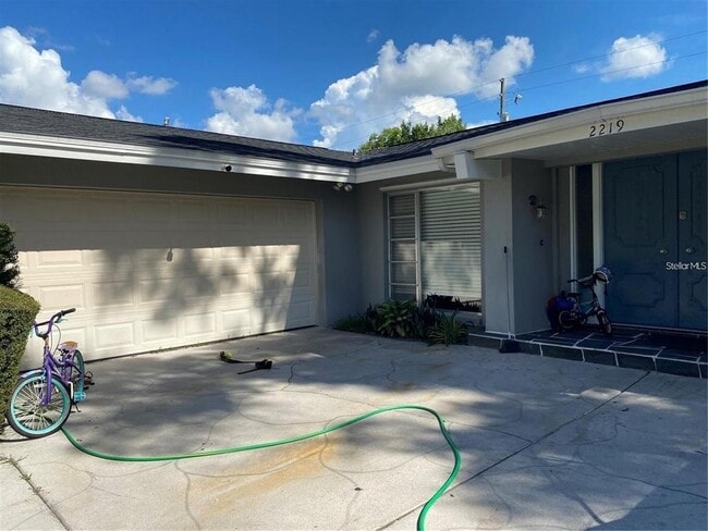 2219 St Charles Dr in Clearwater, FL - Building Photo - Building Photo