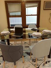 220 State St, Unit #1 in Madison, WI - Foto de edificio - Building Photo