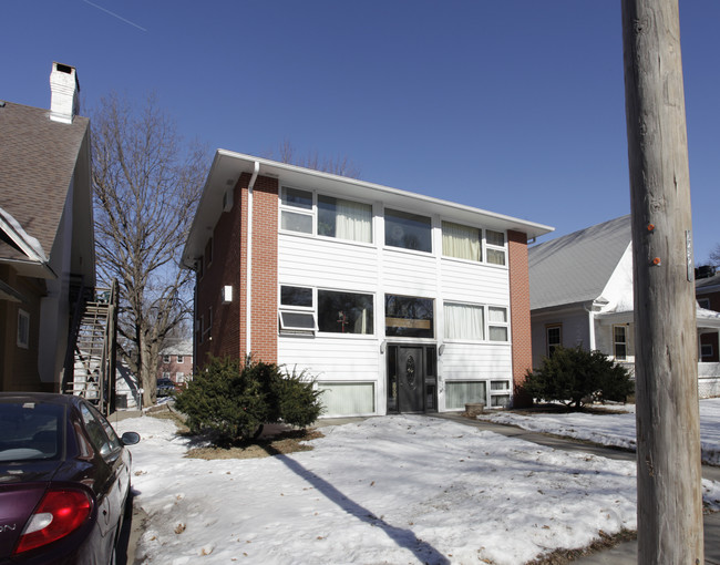 1930 Washington St in Lincoln, NE - Foto de edificio - Building Photo