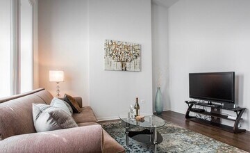30 E Roosevelt Rd in Chicago, IL - Building Photo - Building Photo