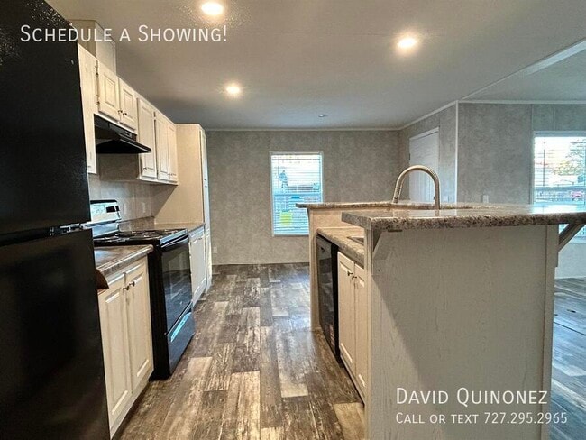 4614 E Old Trail Rd in Columbia City, IN - Building Photo - Building Photo