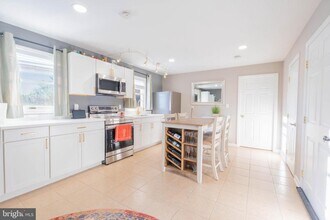 341 Gordon Rd in Trenton, NJ - Building Photo - Building Photo