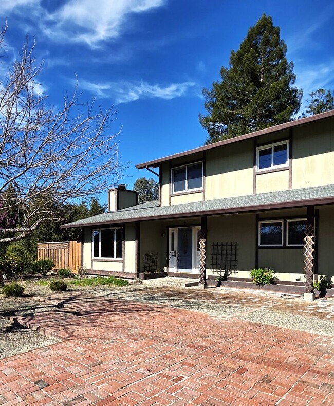 84 Greenfield Dr in Moraga, CA - Building Photo - Building Photo