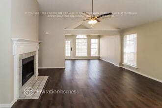 2820 Sommerset Dr in Grand Prairie, TX - Building Photo - Building Photo