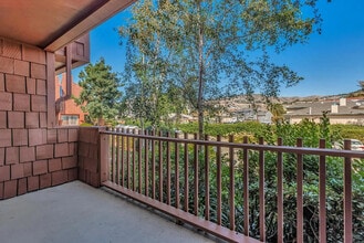 920 Mission Rd in South San Francisco, CA - Building Photo - Building Photo