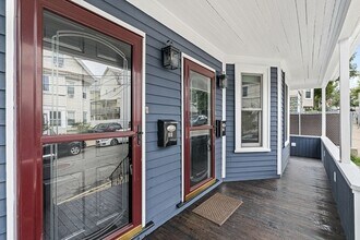 31 Fenwick St in Somerville, MA - Building Photo - Building Photo