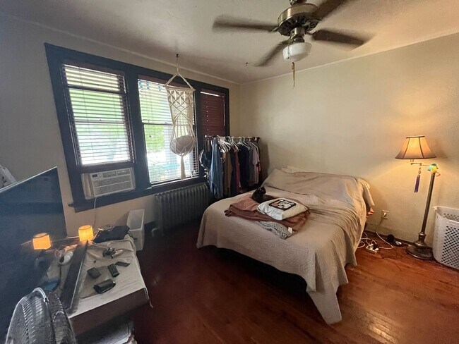 property at 1573 N Farwell Ave