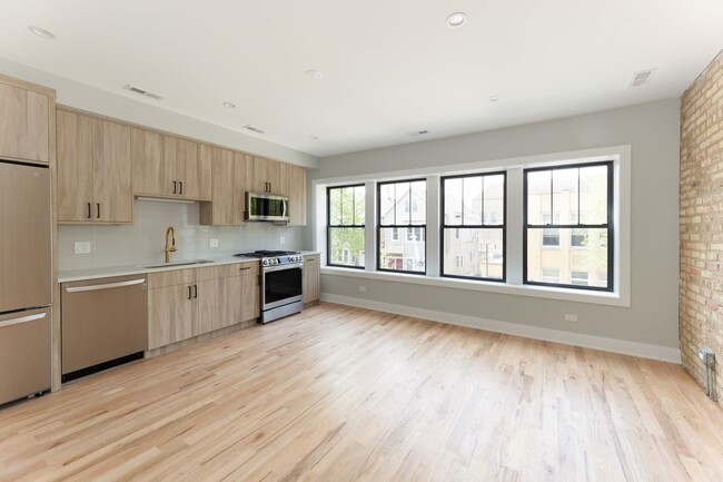 2535 N Campbell Ave, Unit 2 in Chicago, IL - Building Photo - Building Photo