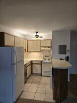 9 Vreeland Ave, Unit 9 vreeland avenue apt 2f in Hackensack, NJ - Building Photo