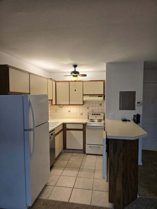 9 Vreeland Ave, Unit 9 vreeland avenue apt 2f in Hackensack, NJ - Building Photo