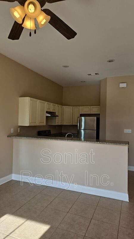 5755 Pasteur Blvd in New Orleans, LA - Building Photo - Building Photo