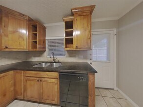 1043 Somercotes Ln in Channelview, TX - Building Photo - Building Photo