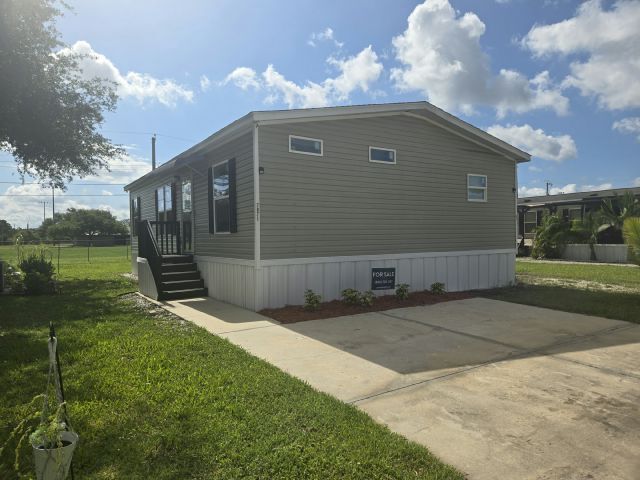 property at 7071 Greenbrier Village Dr