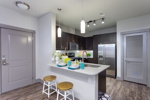 Pearl Lantana in Austin, TX - Building Photo