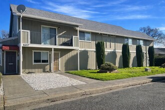 6667 Blue Heron Dr in Upper Lake, CA - Foto de edificio - Building Photo