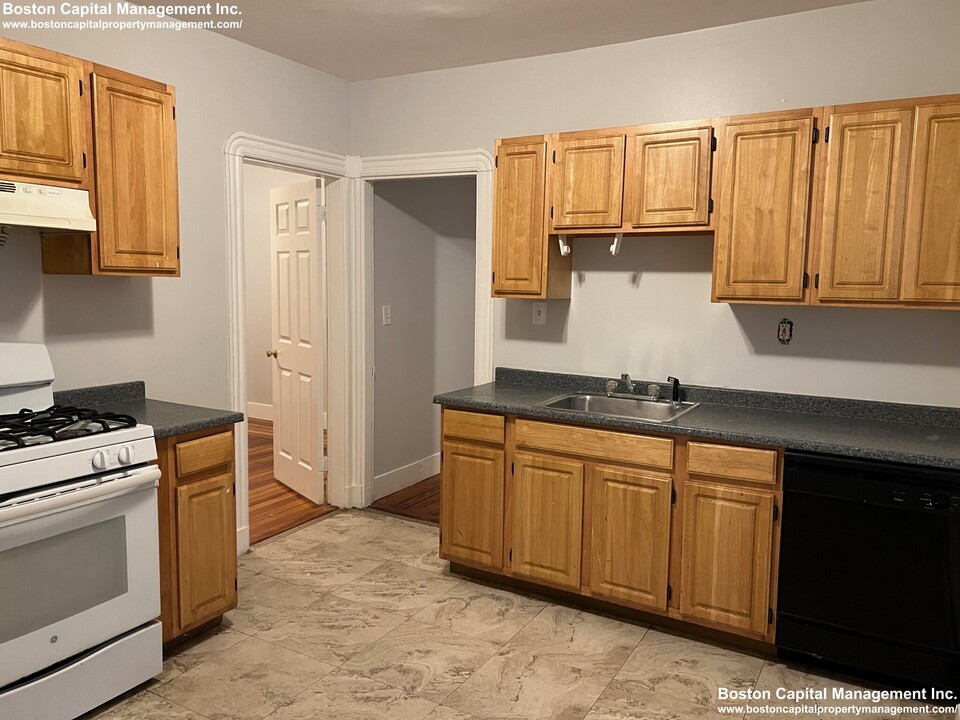 3 Carson St, Unit #1 in Boston, MA - Building Photo