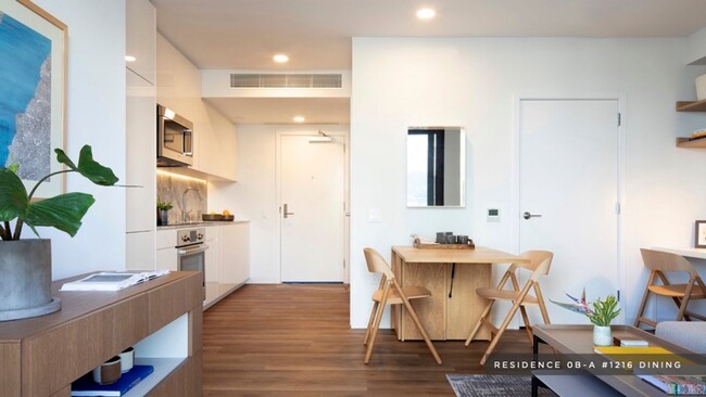 property at 987 Queen St