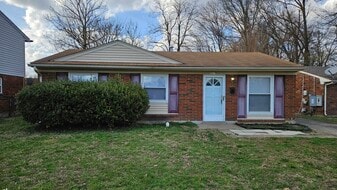 5219 Garden Green Way in Louisville, KY - Building Photo