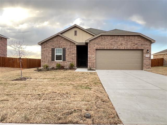 821 Lexington Ln in Nevada, TX - Building Photo