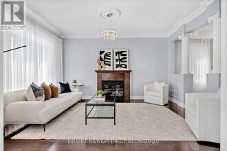 40 Danpatrick Dr in Richmond Hill, ON - Building Photo - Building Photo