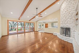 2013 Mayfield Dr in Round Rock, TX - Building Photo - Building Photo