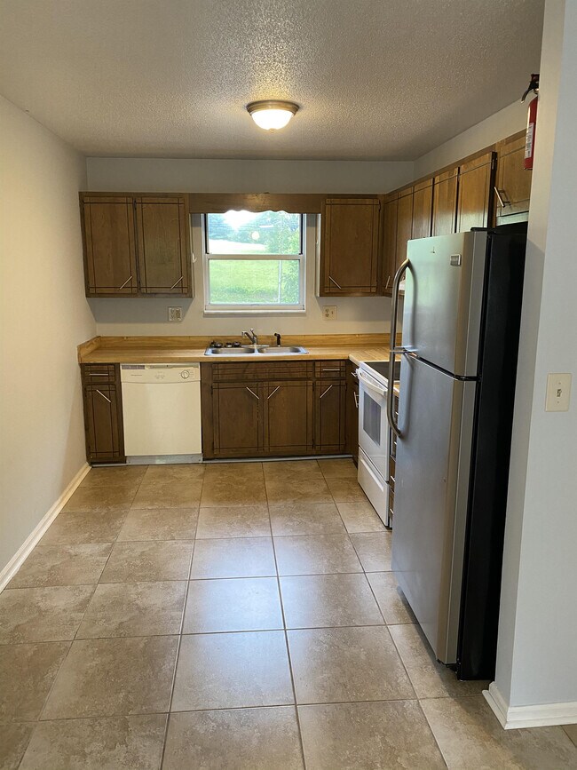 410 Erwin Hwy-Unit -410-1 in Greeneville, TN - Building Photo - Building Photo