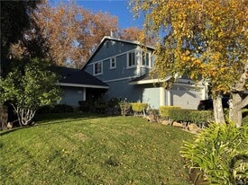 25639 Avenida Jolita in Santa Clarita, CA - Building Photo