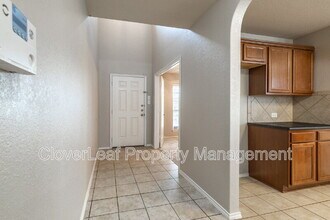 2424 Dimmitt Dr in New Braunfels, TX - Building Photo - Building Photo